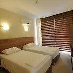 B&B Kent Studyo 3*